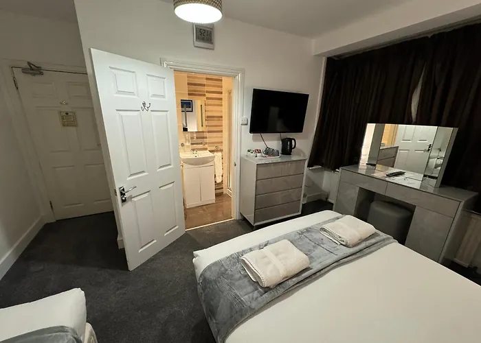 Oakhurst Gatwick B&B