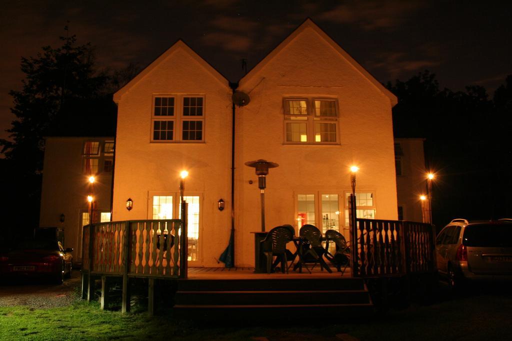 Oakhurst Gatwick 3*